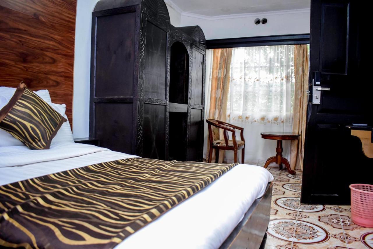 Simba Village Relax Inn 엘도레트 외부 사진