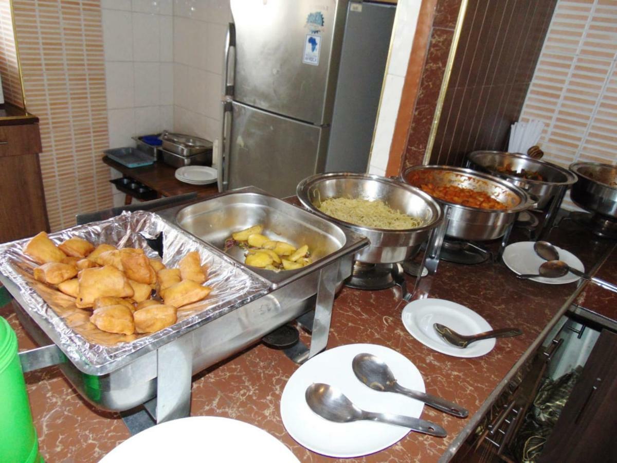 Simba Village Relax Inn 엘도레트 외부 사진